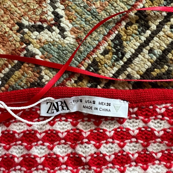Zara Crochet Knit Red & White Cut Out Halter Keyhole Crop Top NWOT - Picture 8 of 9